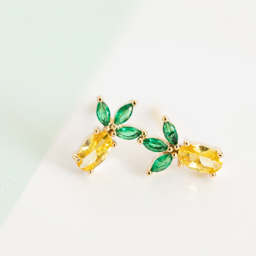 Pineapple Studs (S925) - Picture 6 of 9